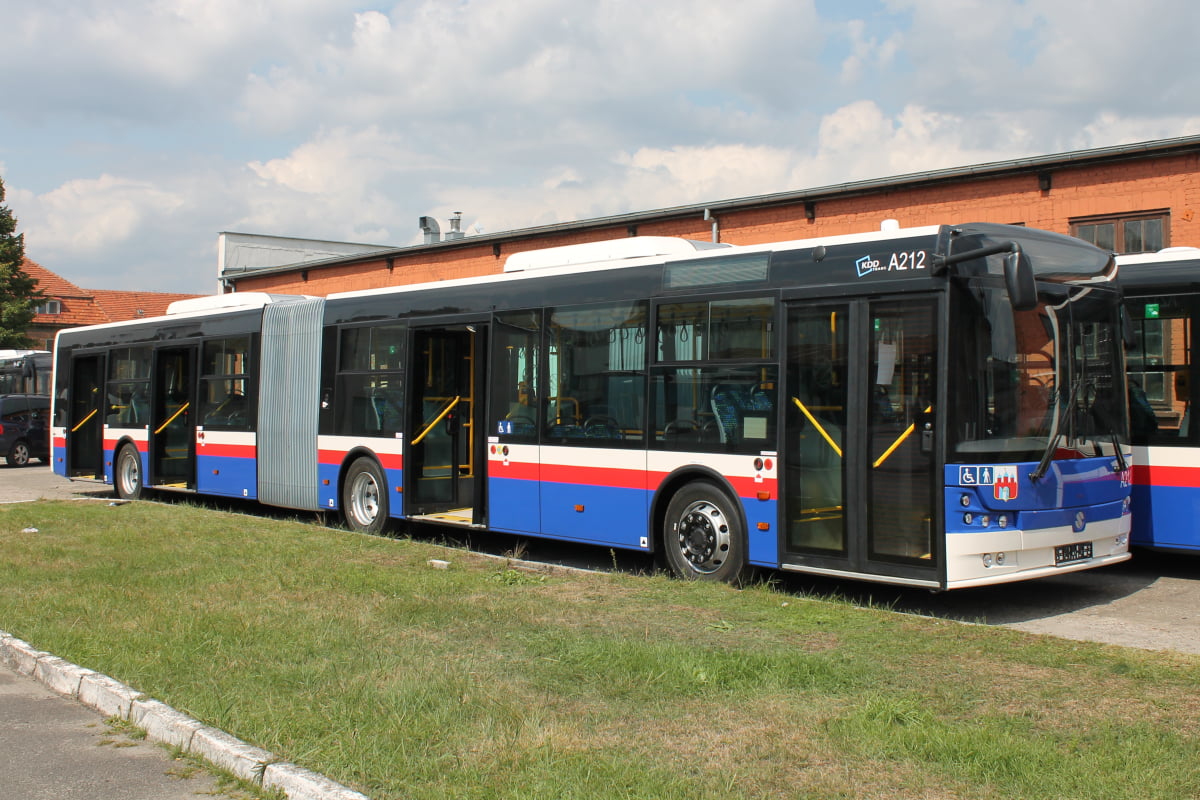 Odszkodowanie za przytrzaśnięcie w drzwiach autobusu?