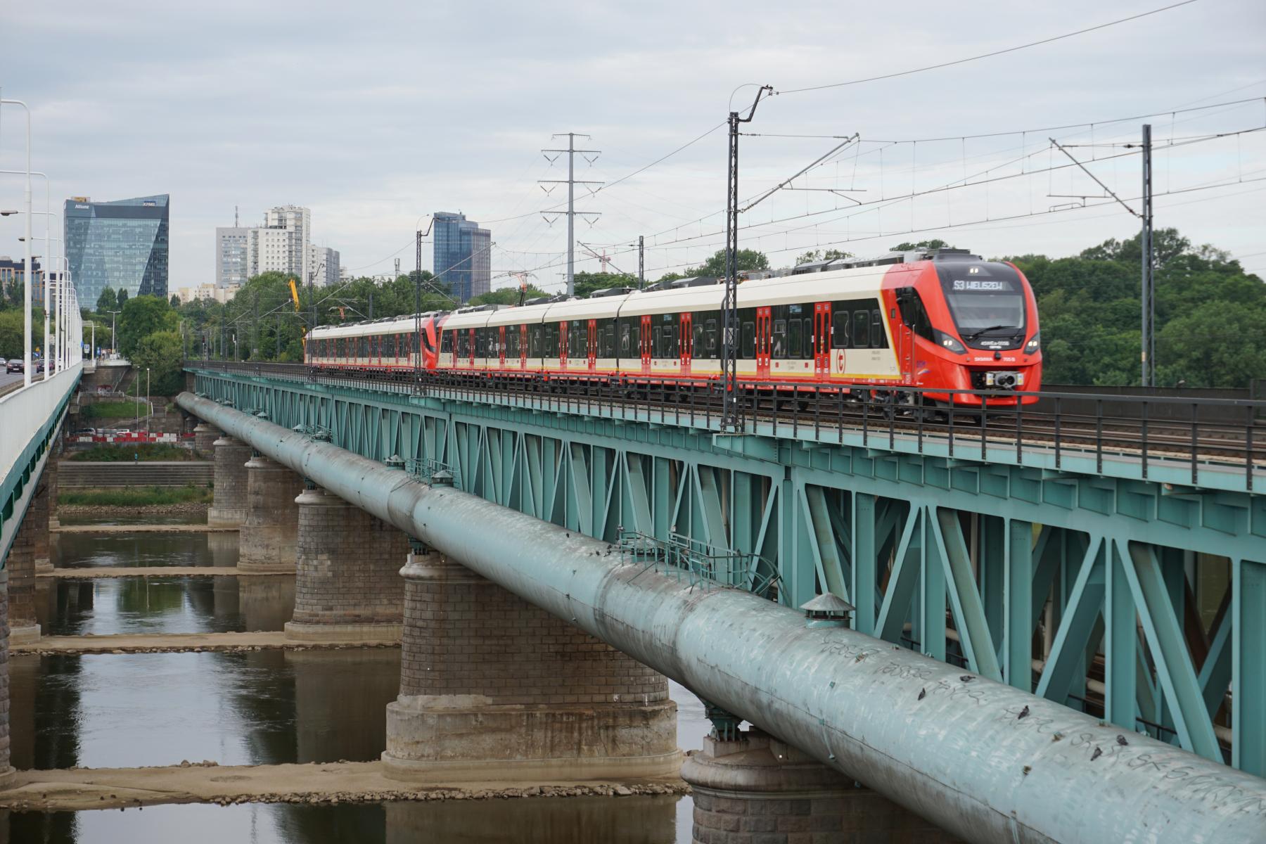 Chaos w Warszawie. PKP PLK nie panuje nad rozkładem i odwołuje pociągi