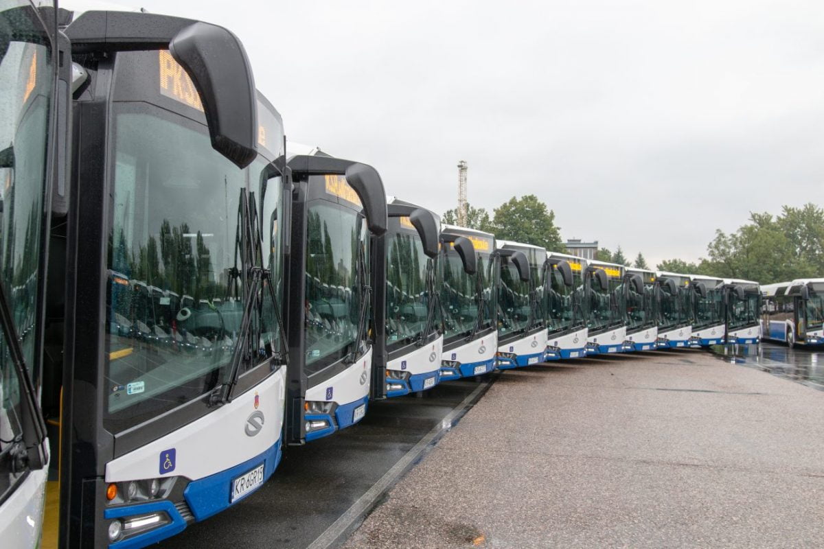 Nowe przegubowe autobusy już w Krakowie