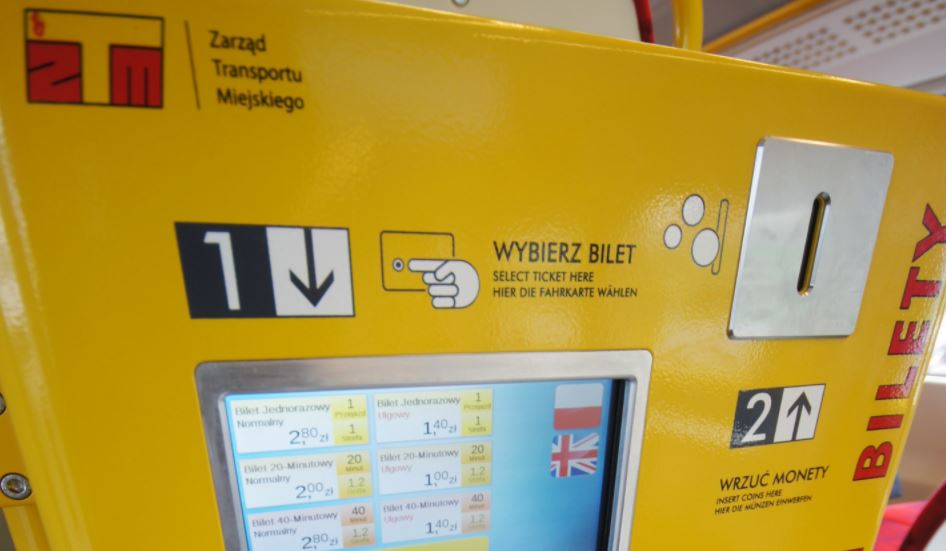 Nowe biletomaty w warszawskich tramwajach
