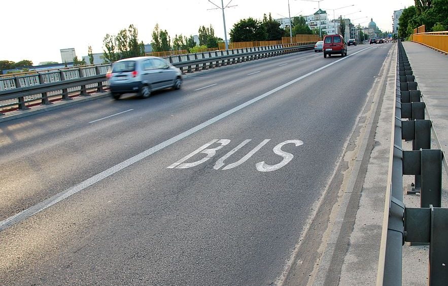 Po co transportowi miejskiemu uprzywilejowanie?