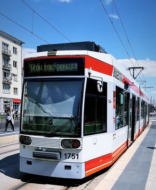 Łódź: Tramwaje niskopodłogowe znikną z dzielnicy Dąbrowa