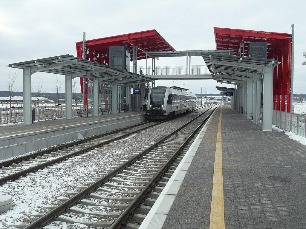 Podział zadań PKM między dwóch przewoźników okazał się sukcesem