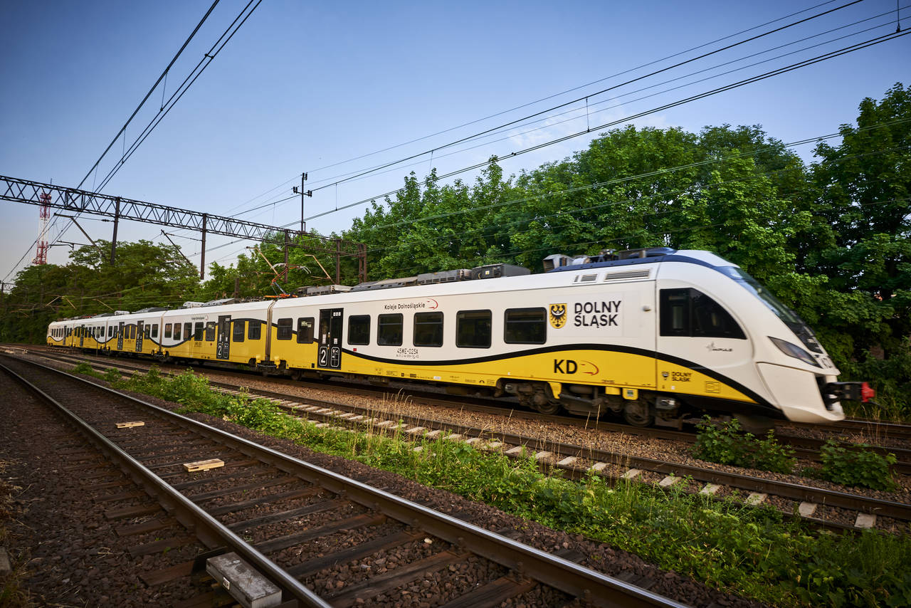 Koleje Dolnośląskie ponownie pojadą do Skalnego Miasta