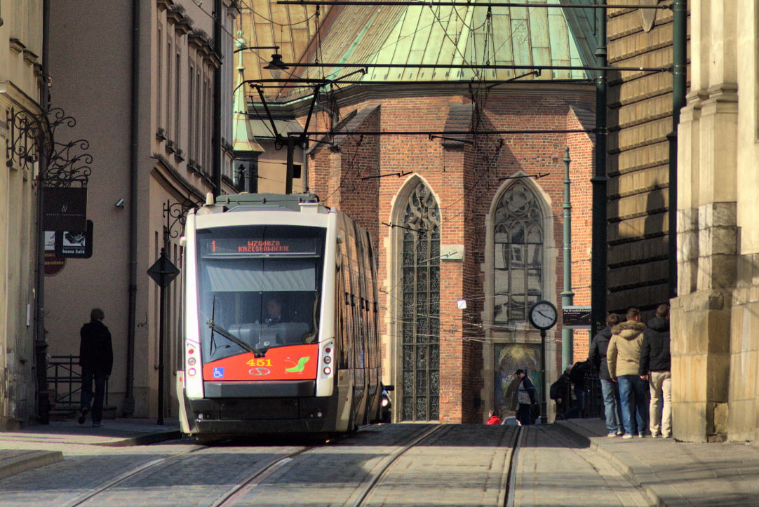 Więcej nowych tramwajów Stadlera i Solarisa dla Krakowa