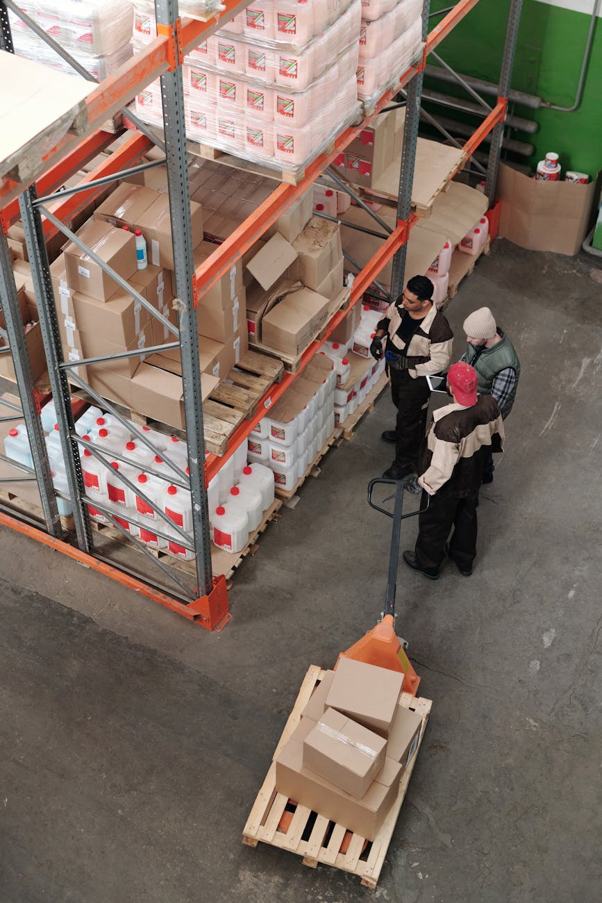 Wysyłka paletowa dla firm – sprawdź, jak usprawnić logistykę w e-commerce!