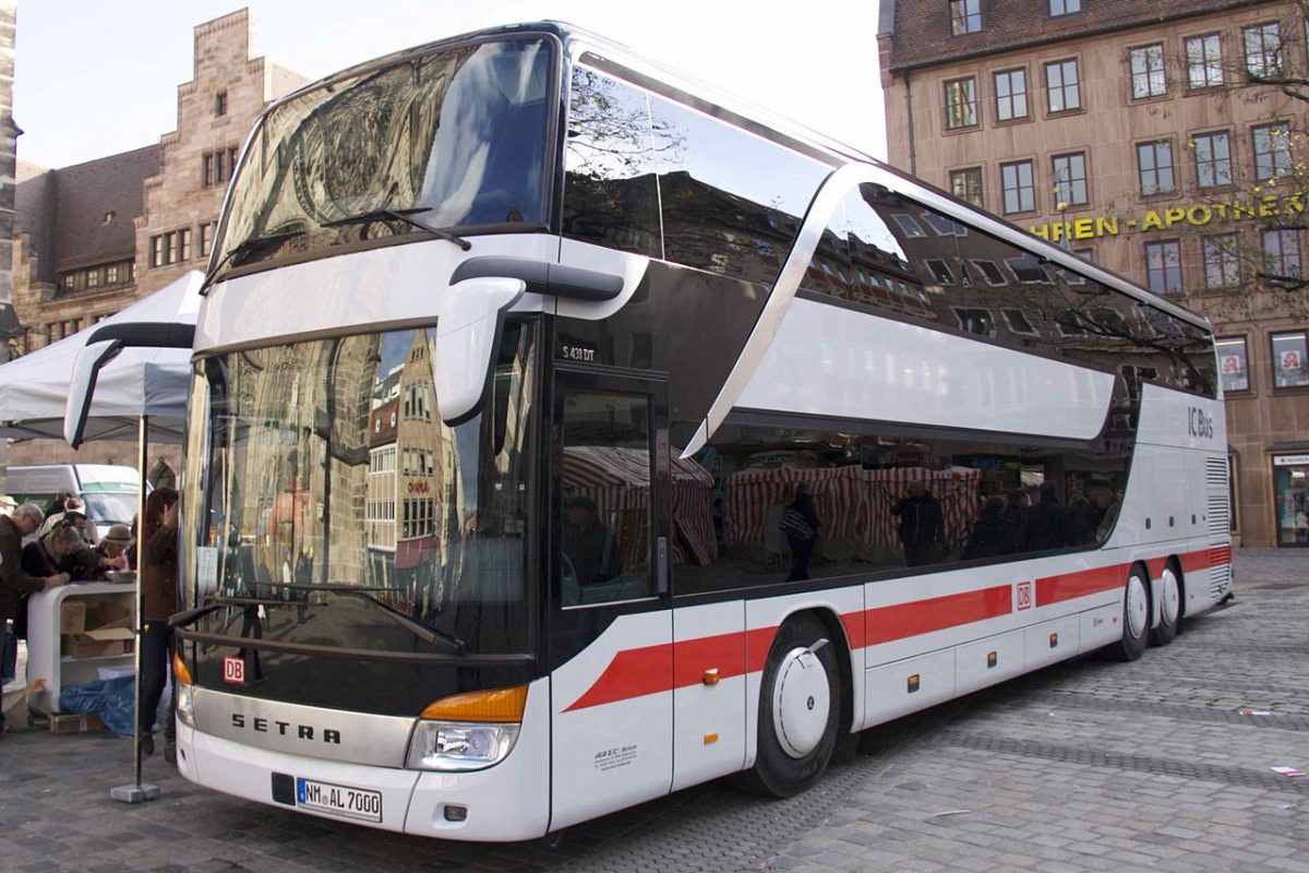 Deutsche Bahn wchodzi na trasę Warszawa – Berlin... z autobusami