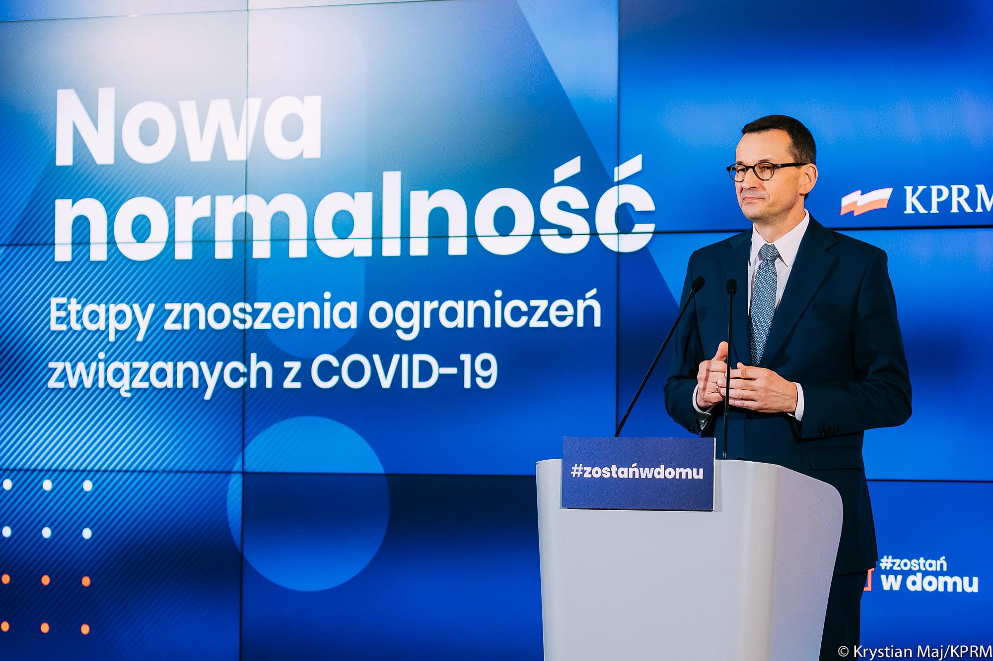 Premier przeciwny poluzowaniu obostrzeń w transporcie zbiorowym