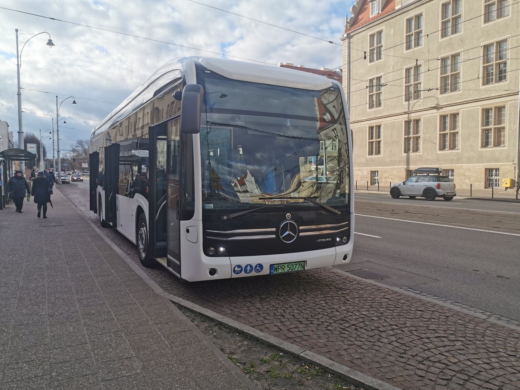 Autobus elektryczny - wyzwanie większe niż korzyści?