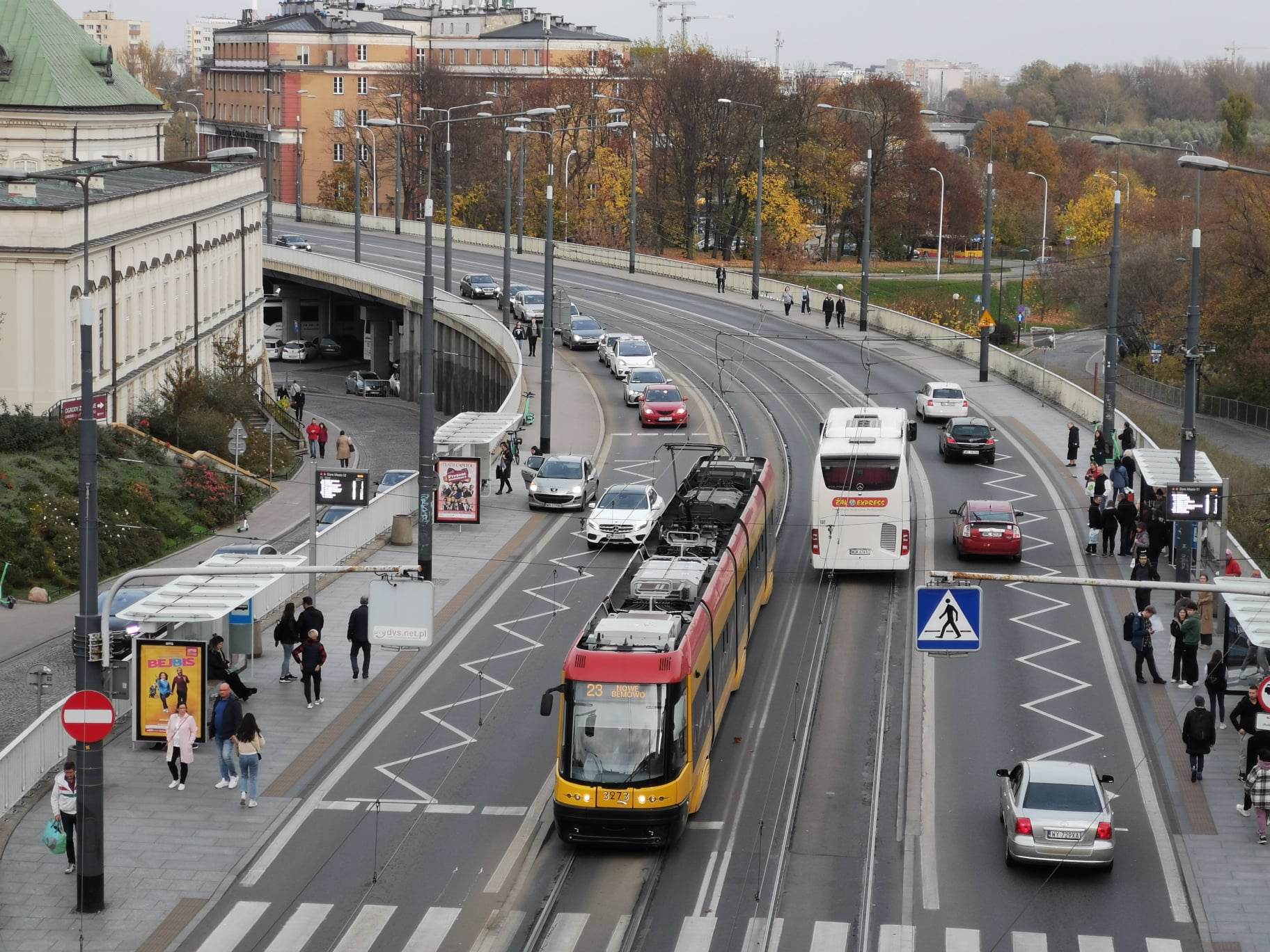 Zielona fala w Warszawie. Tramwaje z priorytetem na większości sieci