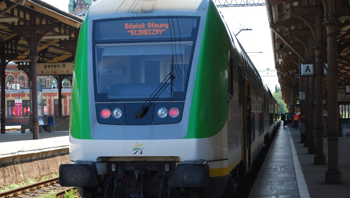 Słoneczny kontra Pendolino - wakacyjna walka o pasażera