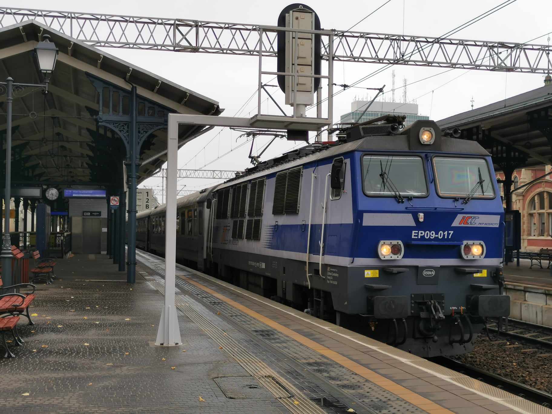 Nowy rozkład od niedzieli. PKP Intercity nadal nie sprzedaje biletów międzynarodowych