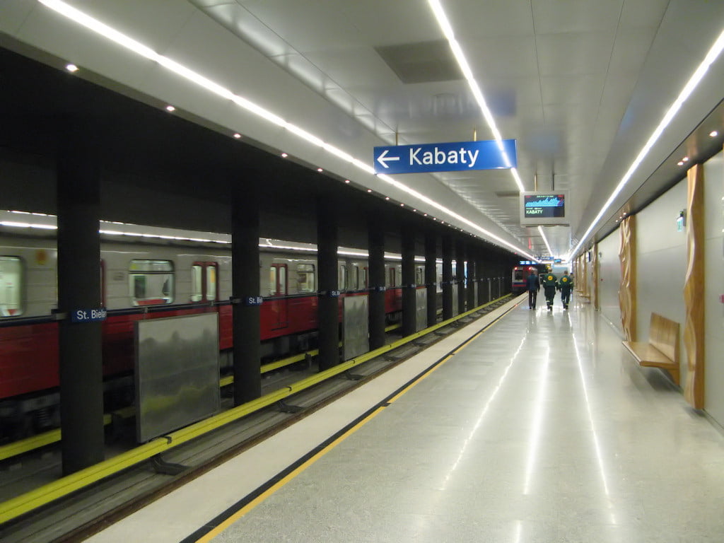 Szminka powodem ewakuacji w metrze. Czy to nie przesada?