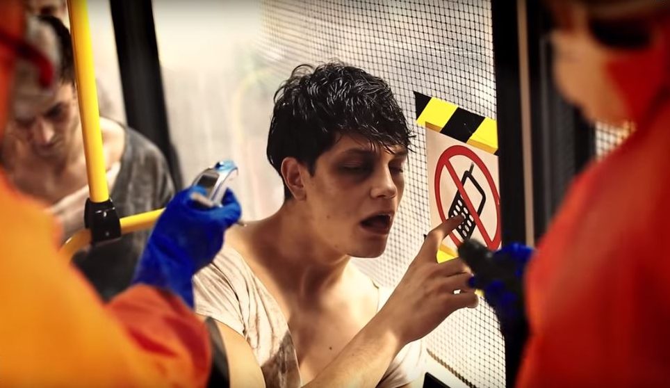 Zombie na ulicach Warszawy w nowej kampanii TW