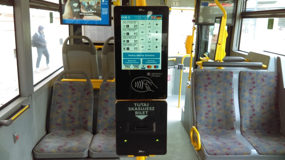 Gdańsk. Dobry wynik biletomatów na liniach lotniskowych