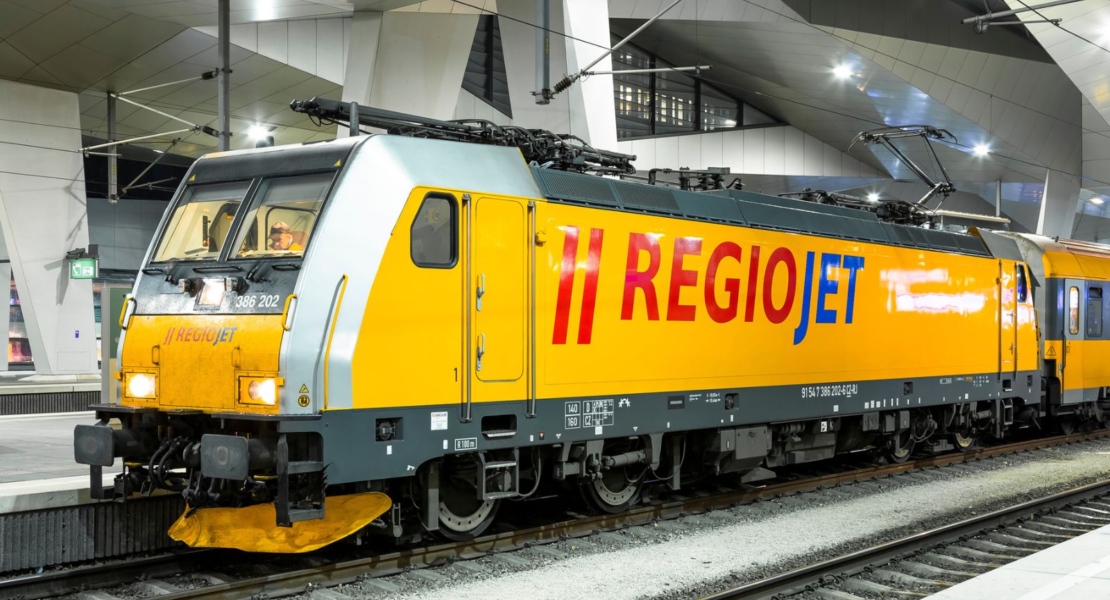 RegioJet zostawił pasażerów na peronie. Znamy stanowisko przewoźnika