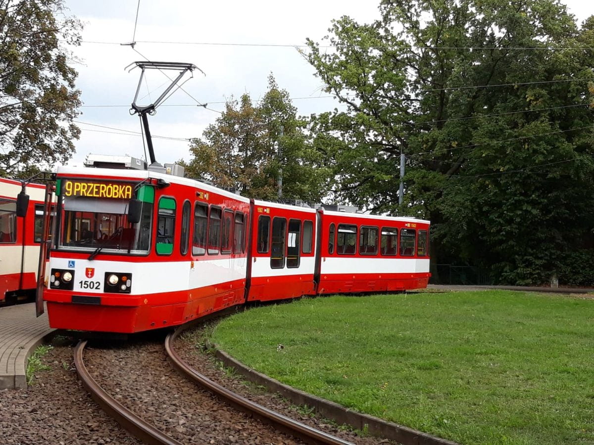 25 lat tramwajów niskopodłogowych  w Polsce. Jak sprawują się pierwsze egzemplarze?