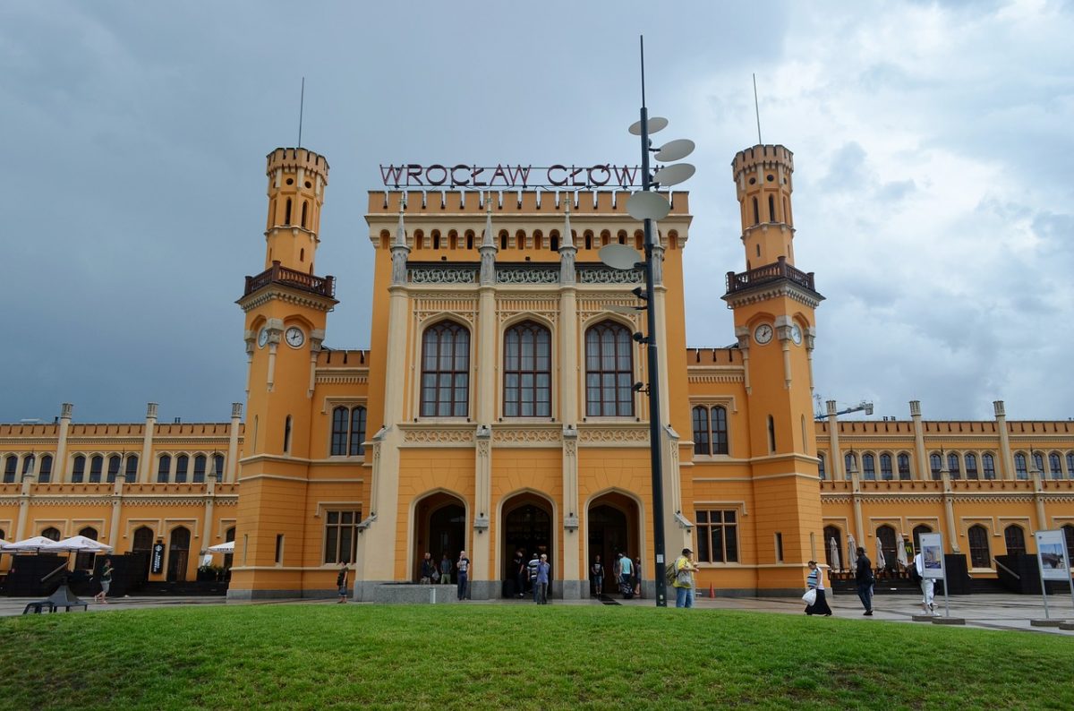 Wrocław Główny – pomnik rywalizacji towarzystw kolejowych