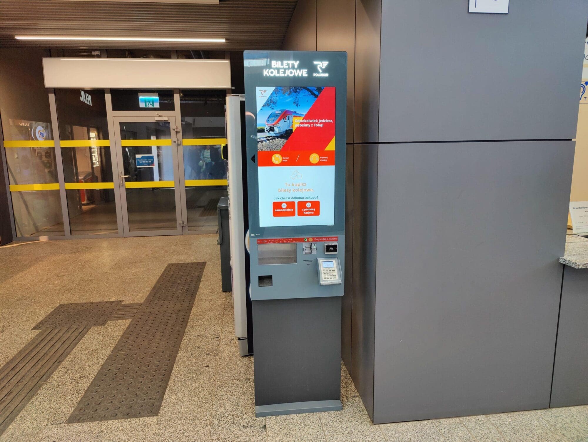 Pasażerowie kolei zmieniają nawyki. Kasy nie są liderem sprzedaży